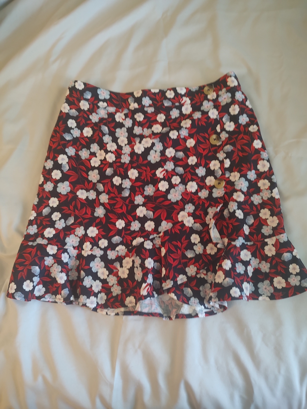 Gianni Bini Black and Red Floral Button-Front Mini Skirt